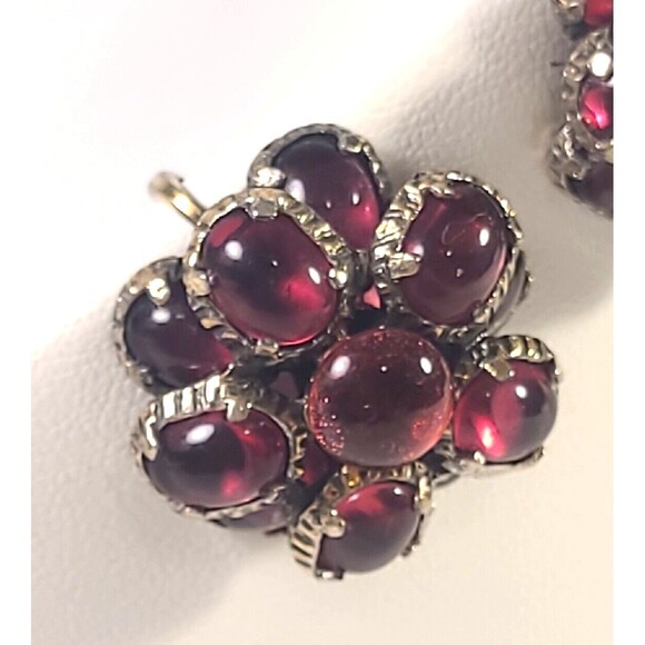 Crown Trifari Alfred Philippe ruby Cluster clip on Earrings Trifanium cabochon - Picture 3 of 8